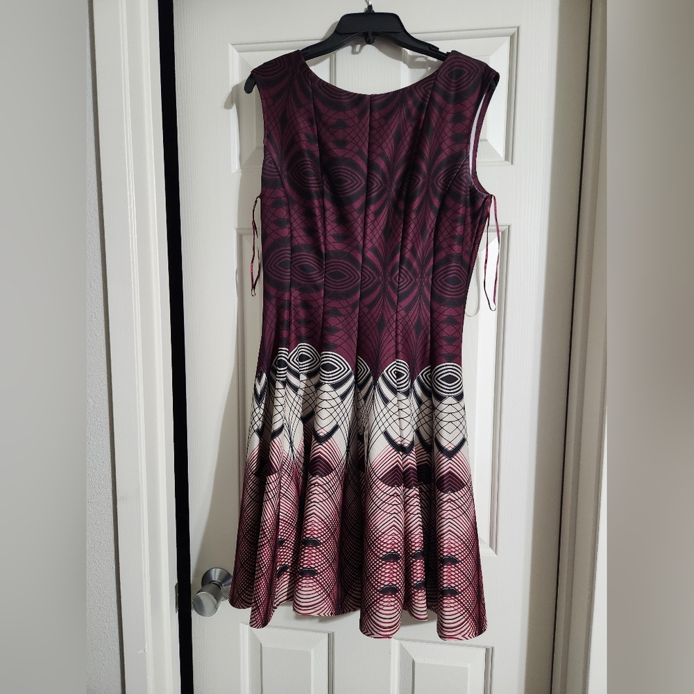Cranberry formal dress, size 8, worn once to Christmas party, No rips or stains